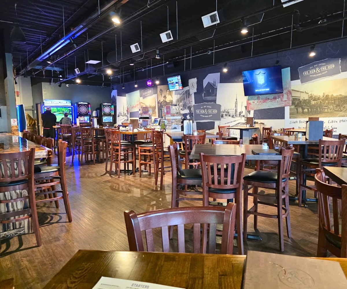interior of The Hen & The Hog in Albertville, MN