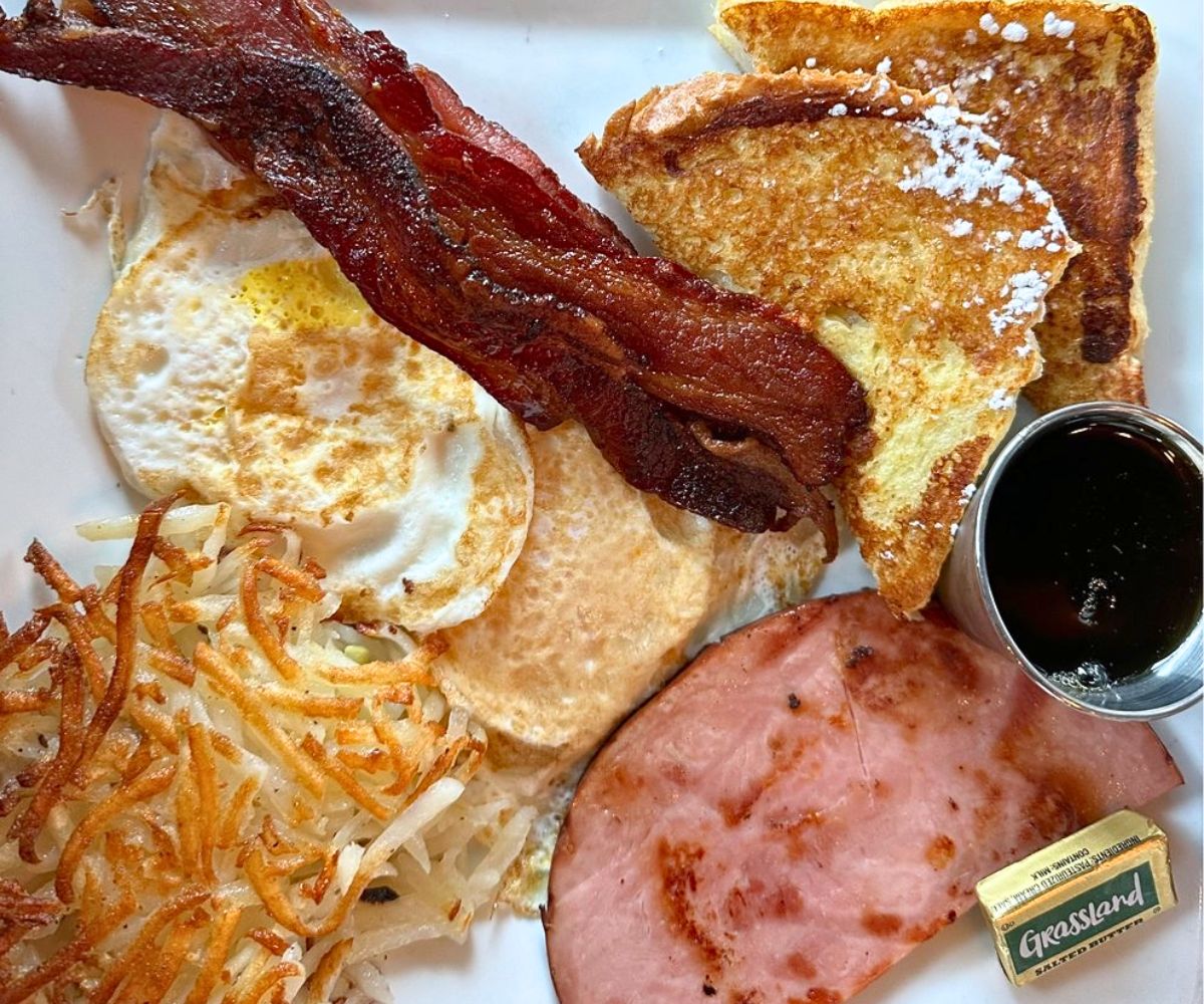 All American Breakfast at The Beehive Cafe in Bristol, Rhode Island