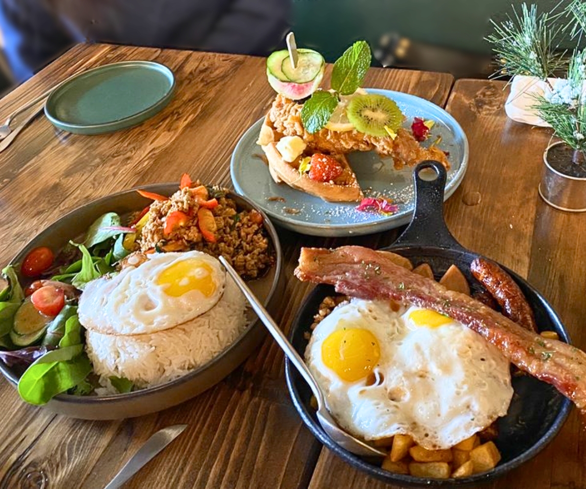 spread at Kan Kiin Brunch & Thai Eatery in Daly City, California