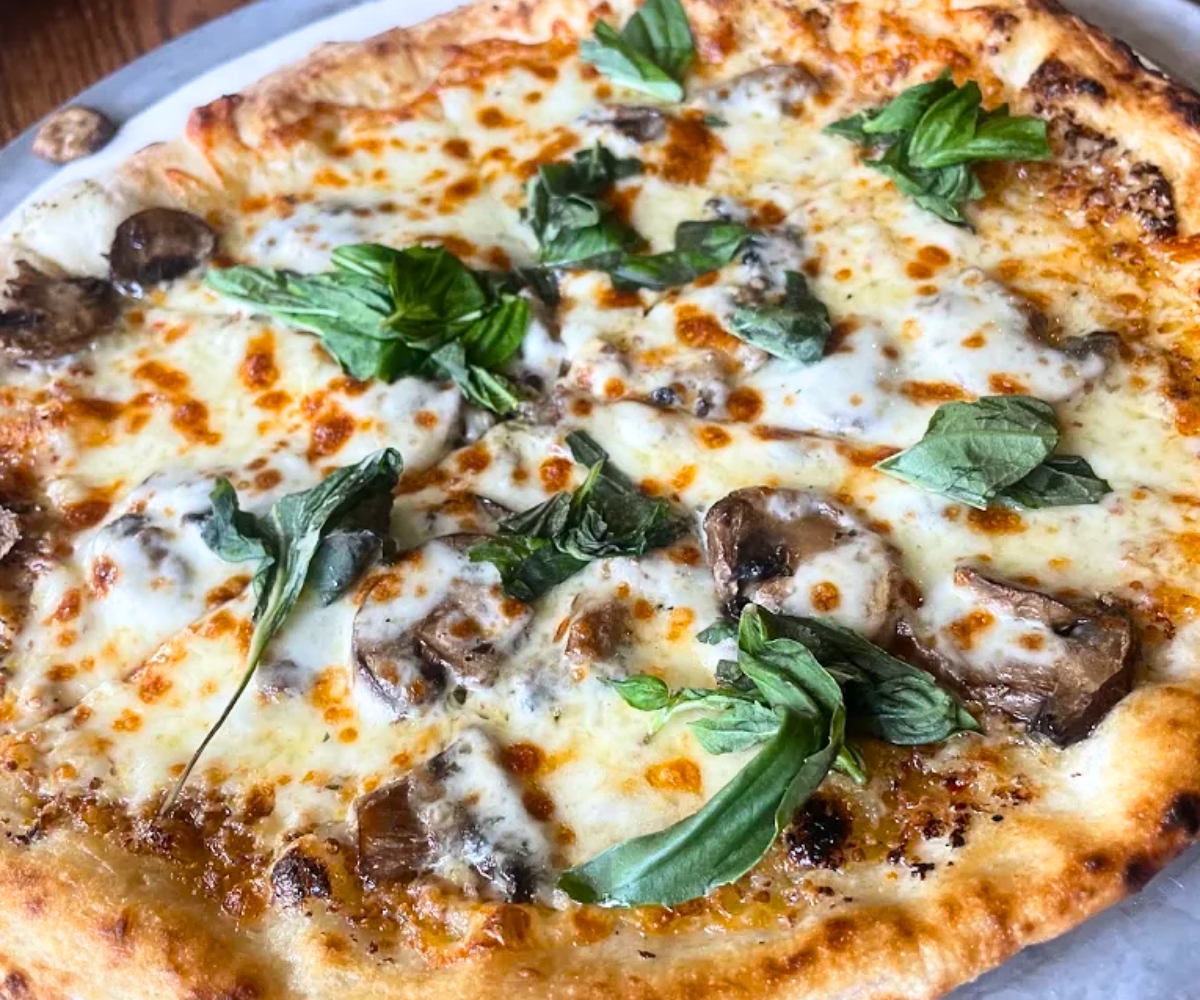 mushroom pizza at Manor Hill Tavern in Ellicott City, MD