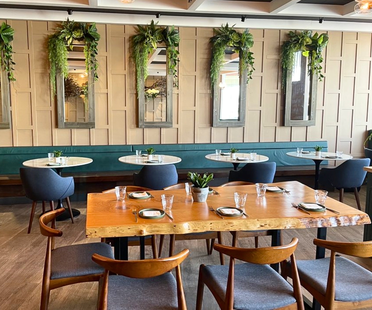 interior of Kan Kiin Brunch & Thai Eatery in Daly City, California