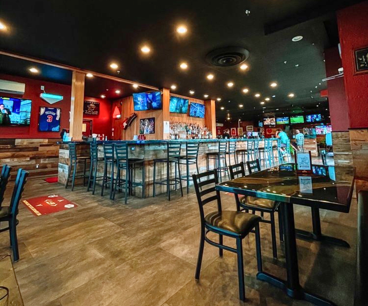 interior of Rob's Good Times Grill in Lihue, HI