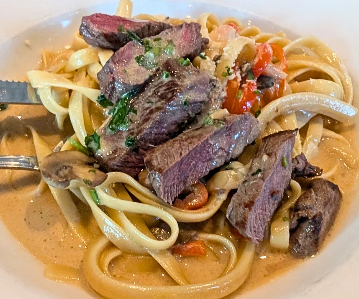 steak pasta at Mirabella's Table in Rogers, Arkansas