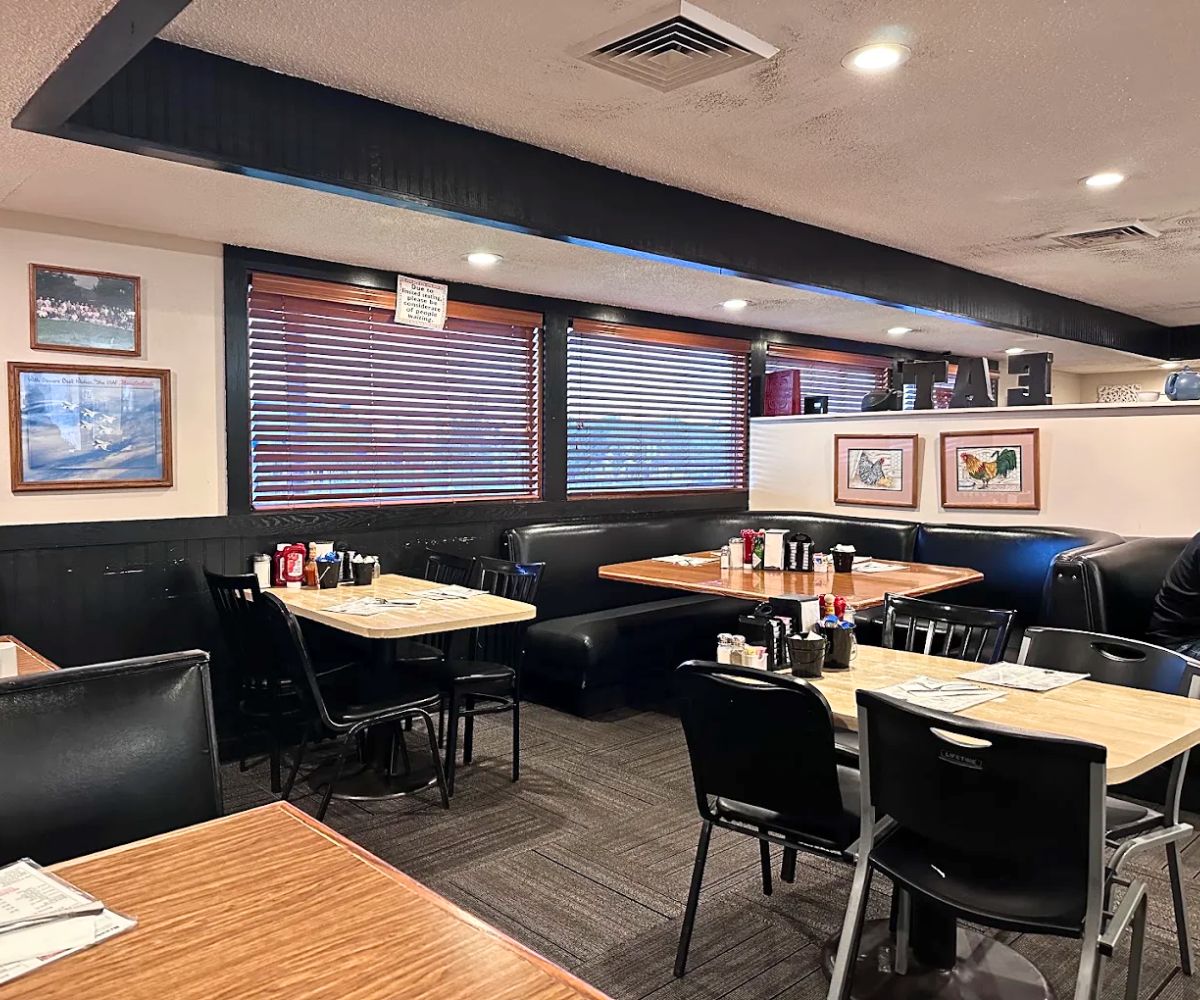 interior of Sill's Cafe in Layton, UT
