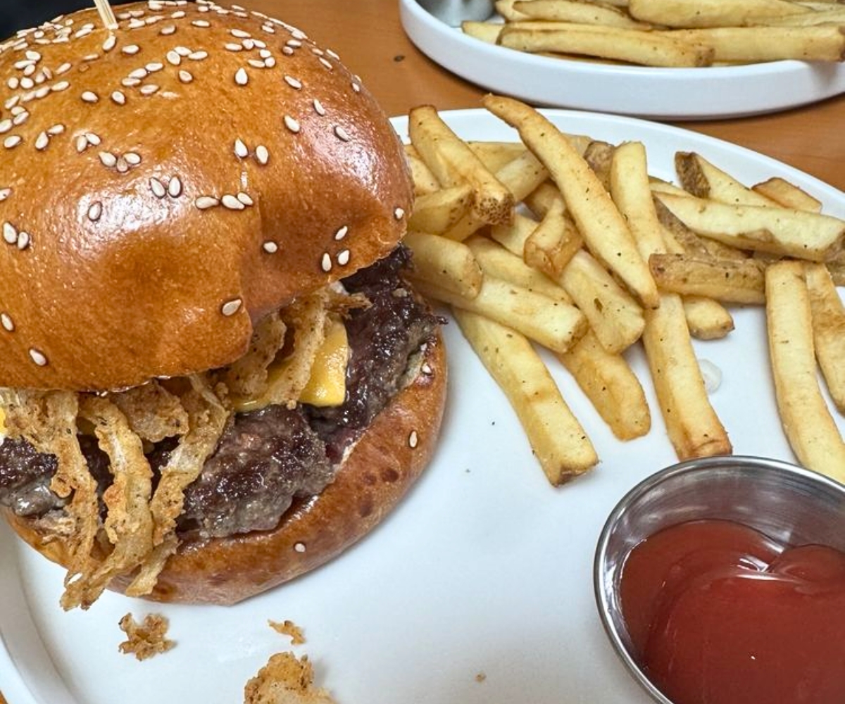 Smash Burger at Chomp Kitchen & Drinks in Warren, RI