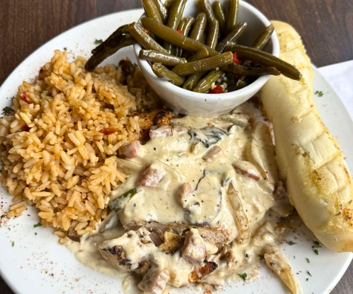 Bayou Chicken at Cafe la Fleur in Laurel, MS