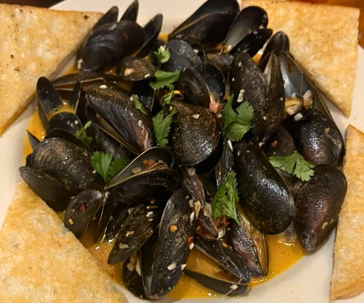 PEI Mussels at Two Brothers Tavern in Middlebury, Vermont