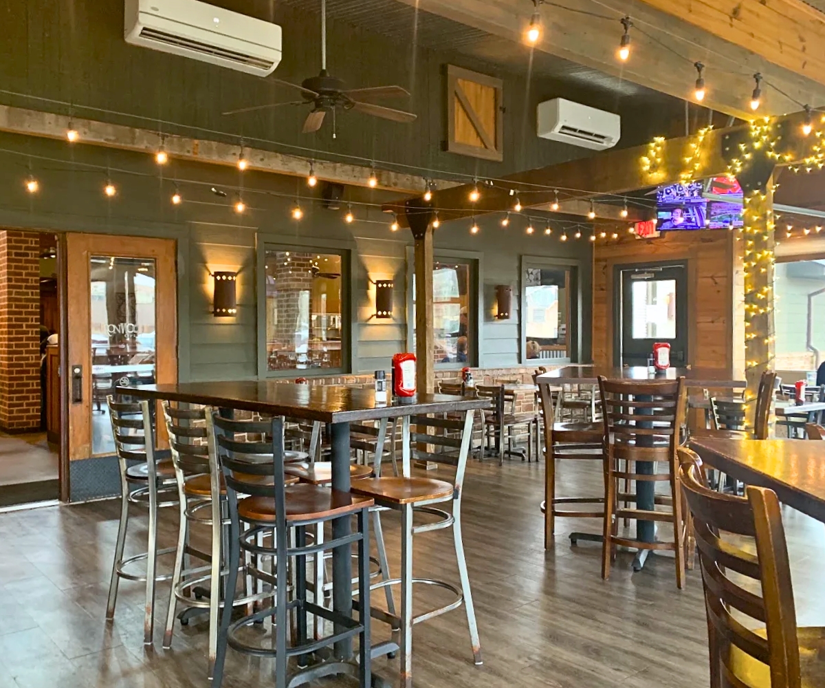 interior of Ironwood Grill in Texarkana, TX