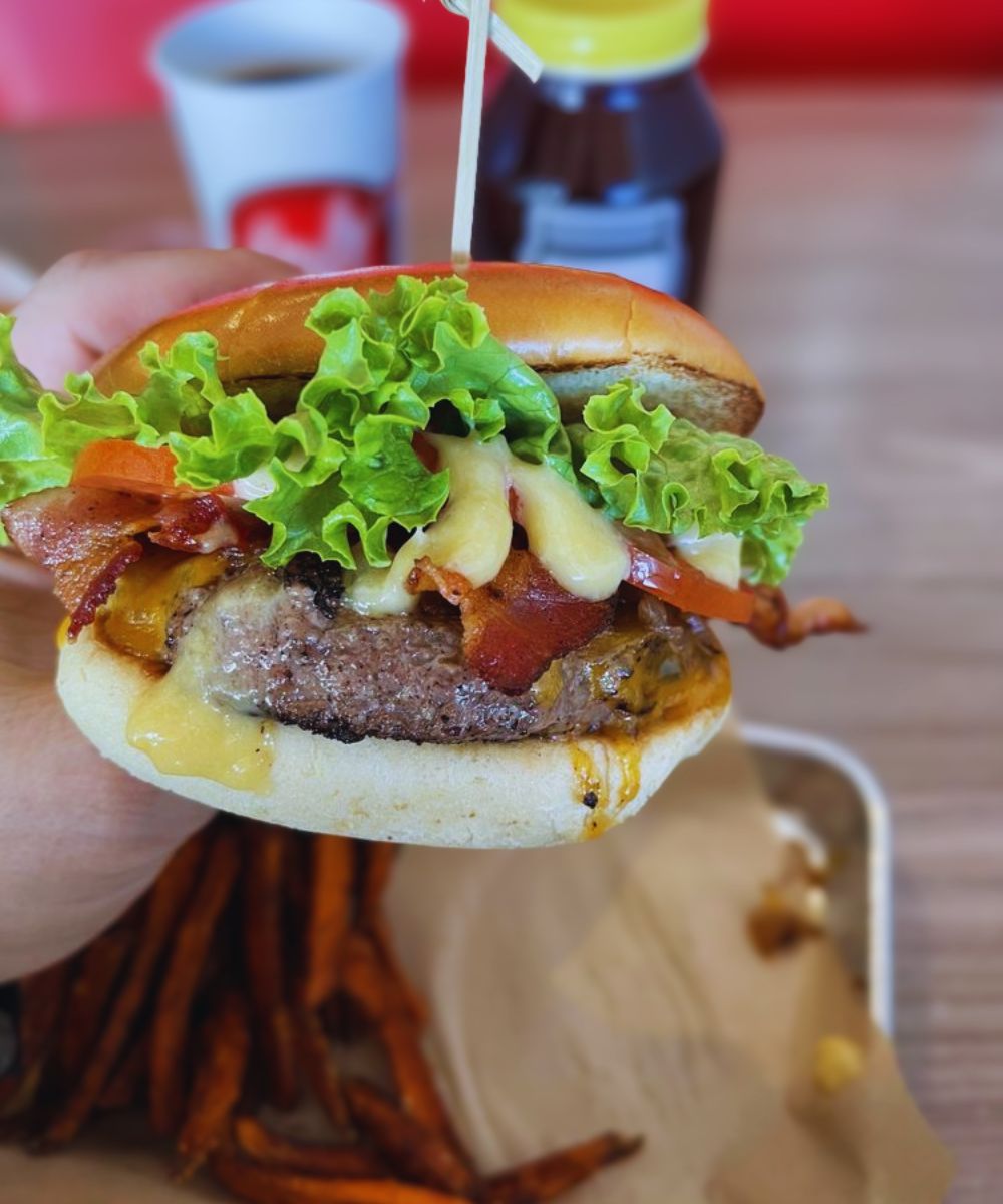 Photos for Aioli Gourmet Burgers - 32nd & Shea