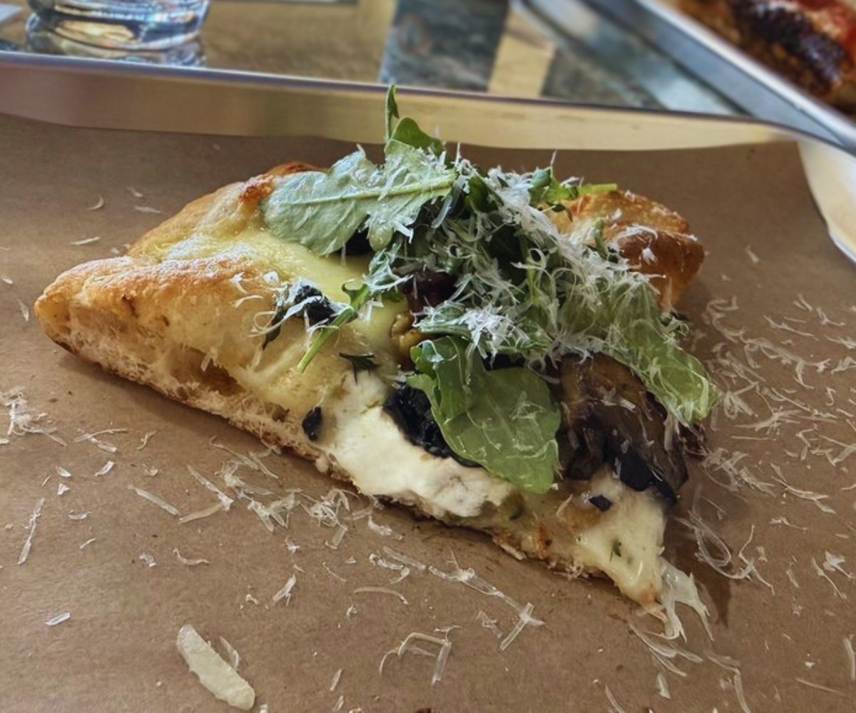 mushroom pizza at fabulist pizza in sacramento, CA
