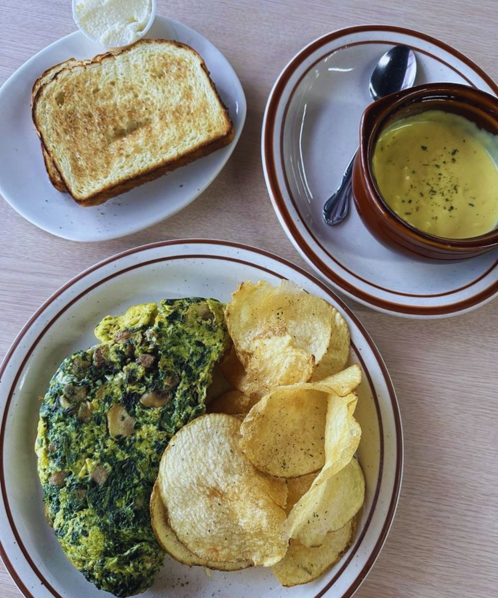 Photos for Omelet House 50's Diner