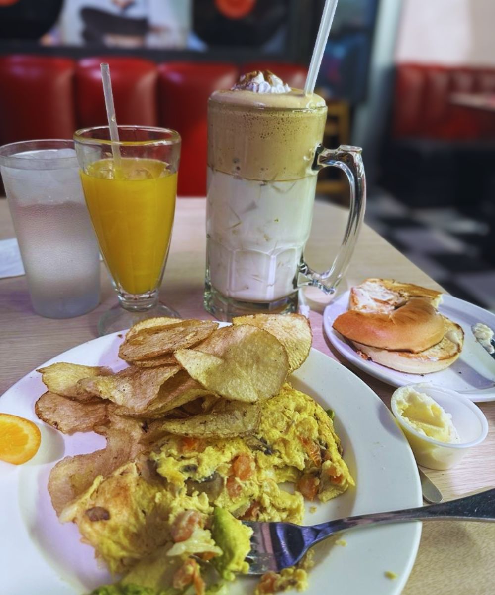 Photos for Omelet House 50's Diner