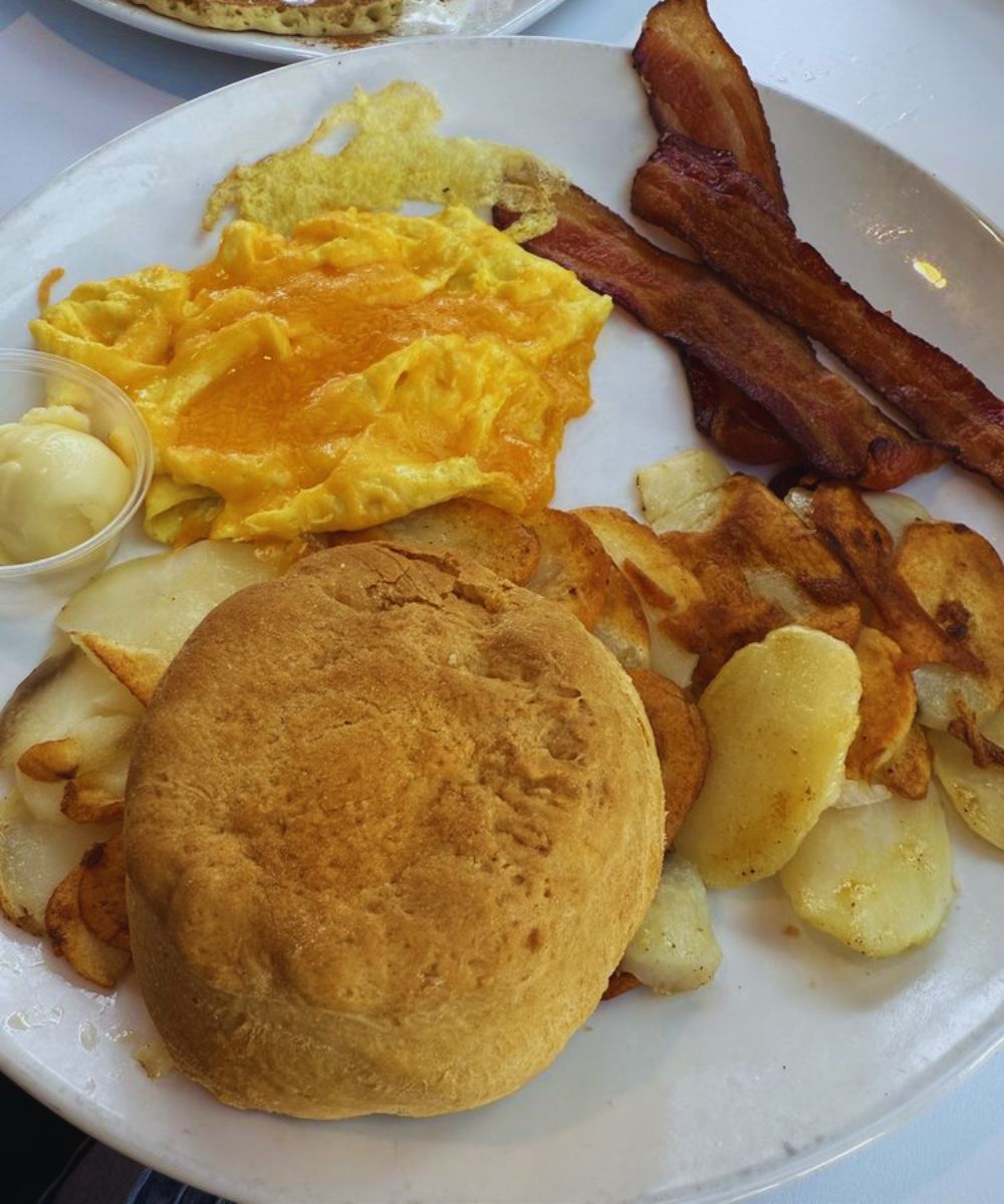 Photos for Broken Yolk Cafe