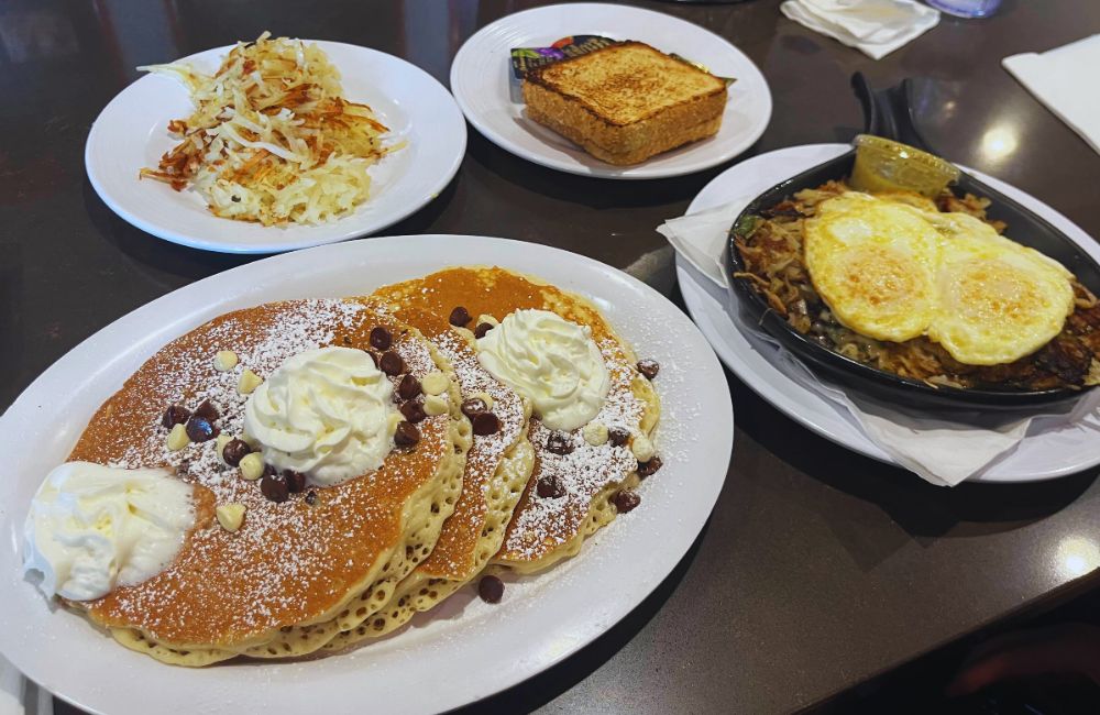 Photos for Cozy Corner - Logan Square