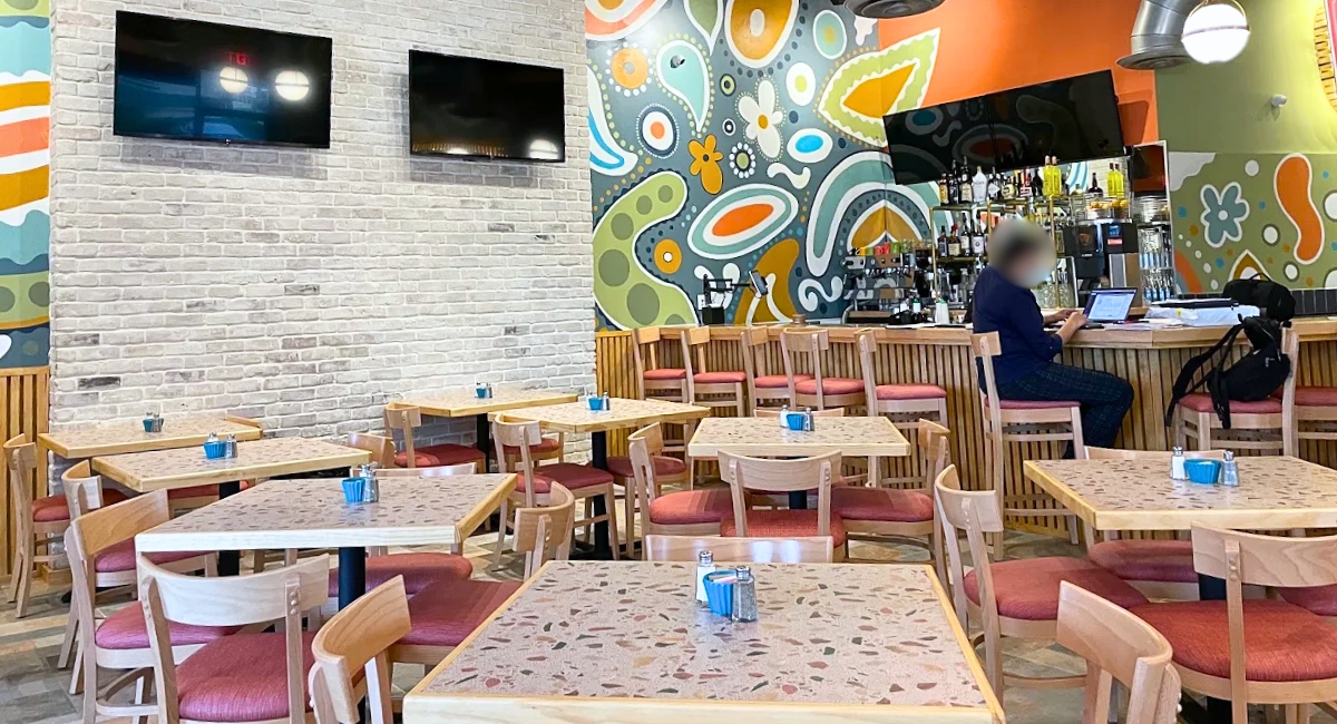 interior of Stella's Fresh Brunch in Pearland, Texas