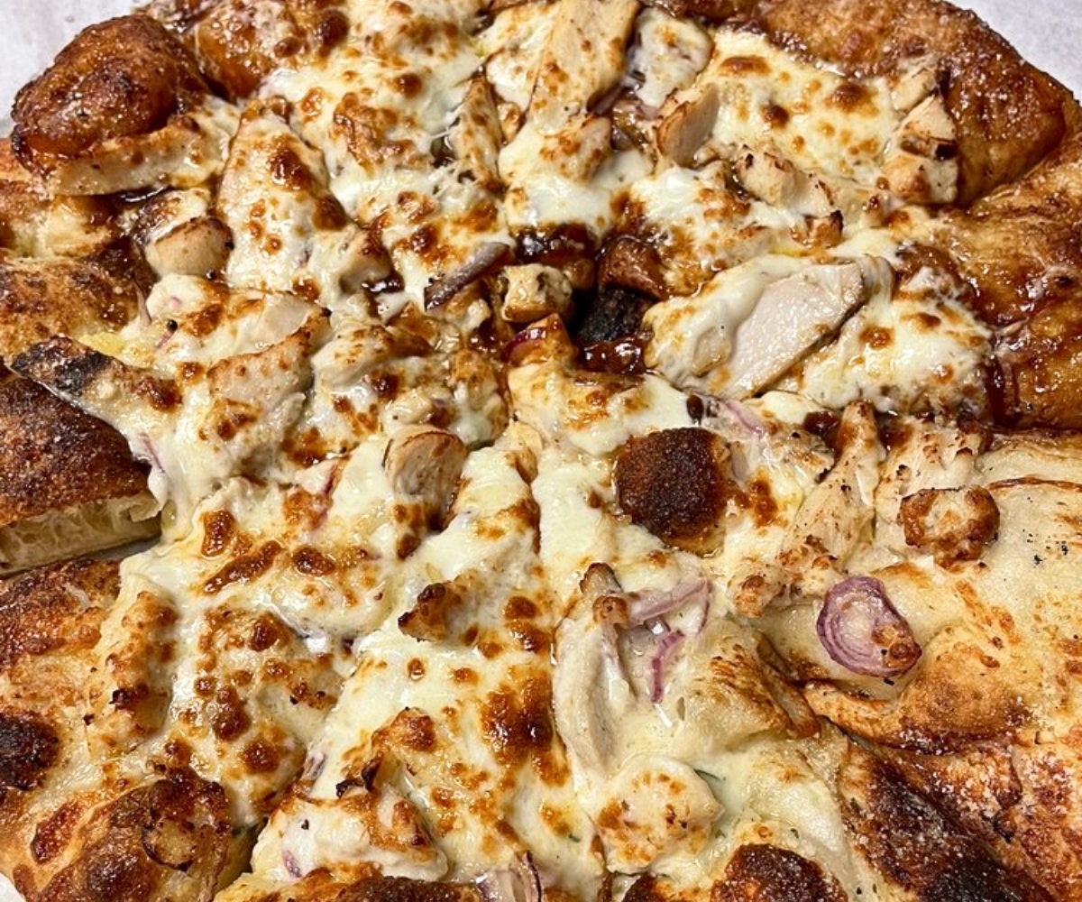 pizza at Anthony's Pizza & Pasta in Corona, California