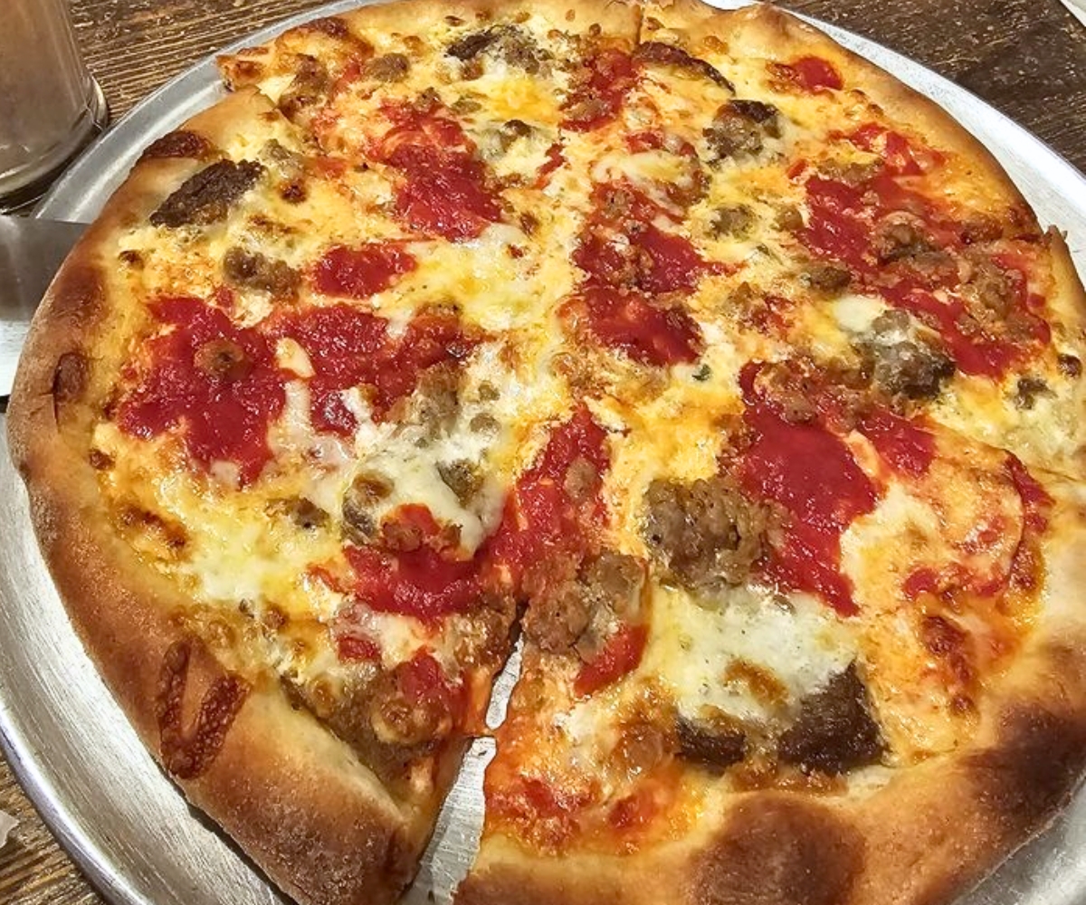 Mama's Lasagna Pizza at Pienezza Pizza in Kissimmee, Florida