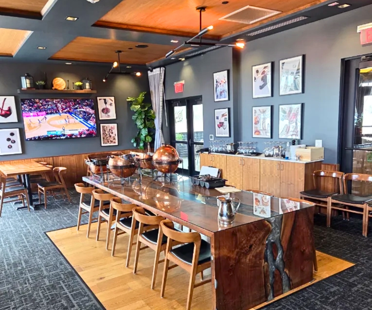 interior of Crave Kitchen & Bar in Eagle, ID