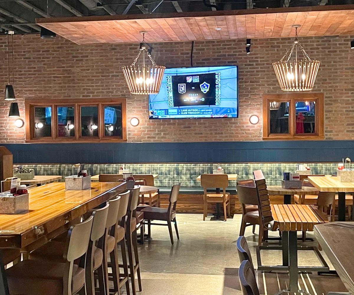 interior of Northern Taphouse in Plymouth, MN