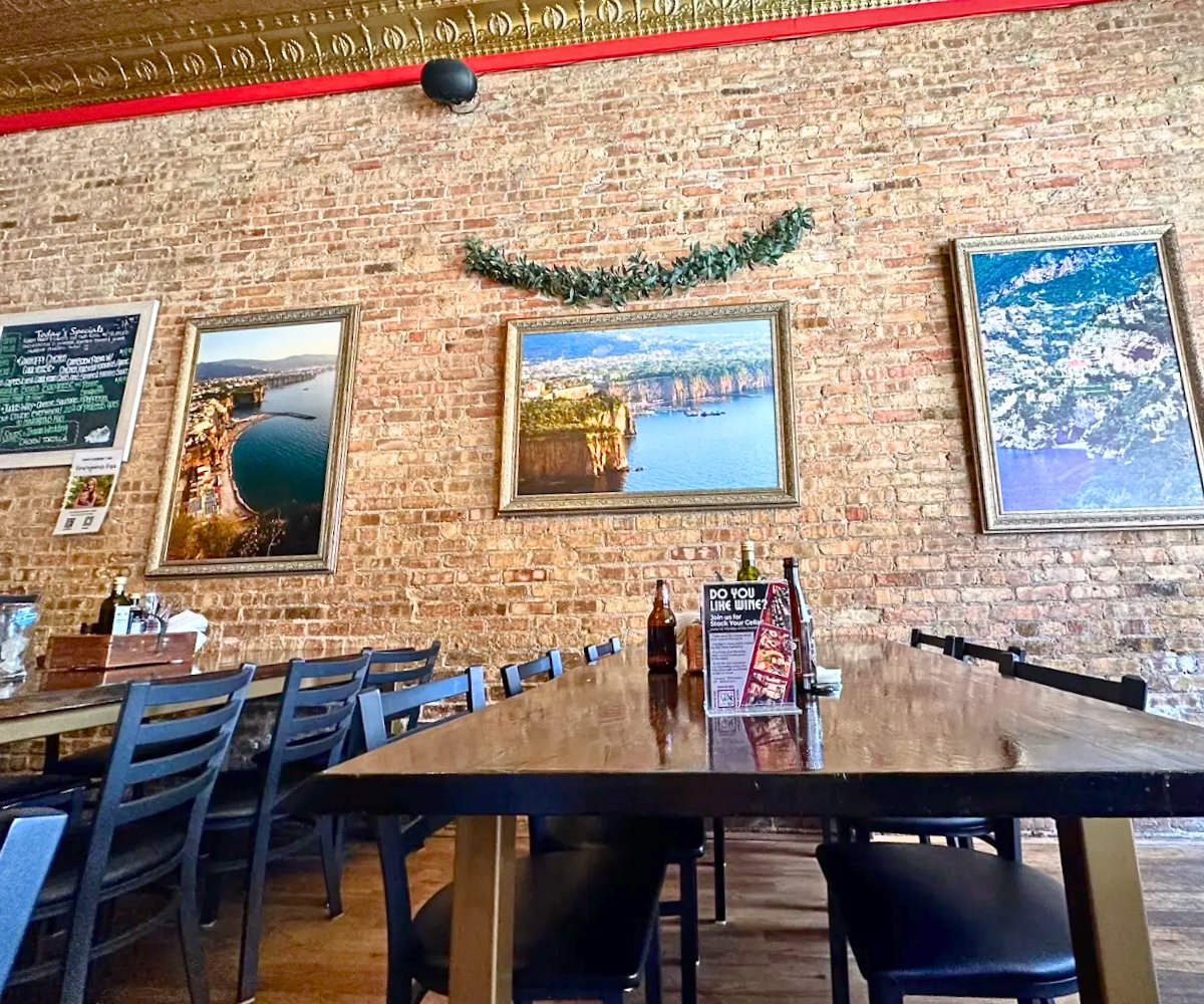 interior of Bella Gusto in Oconomowoc, Wisconsin