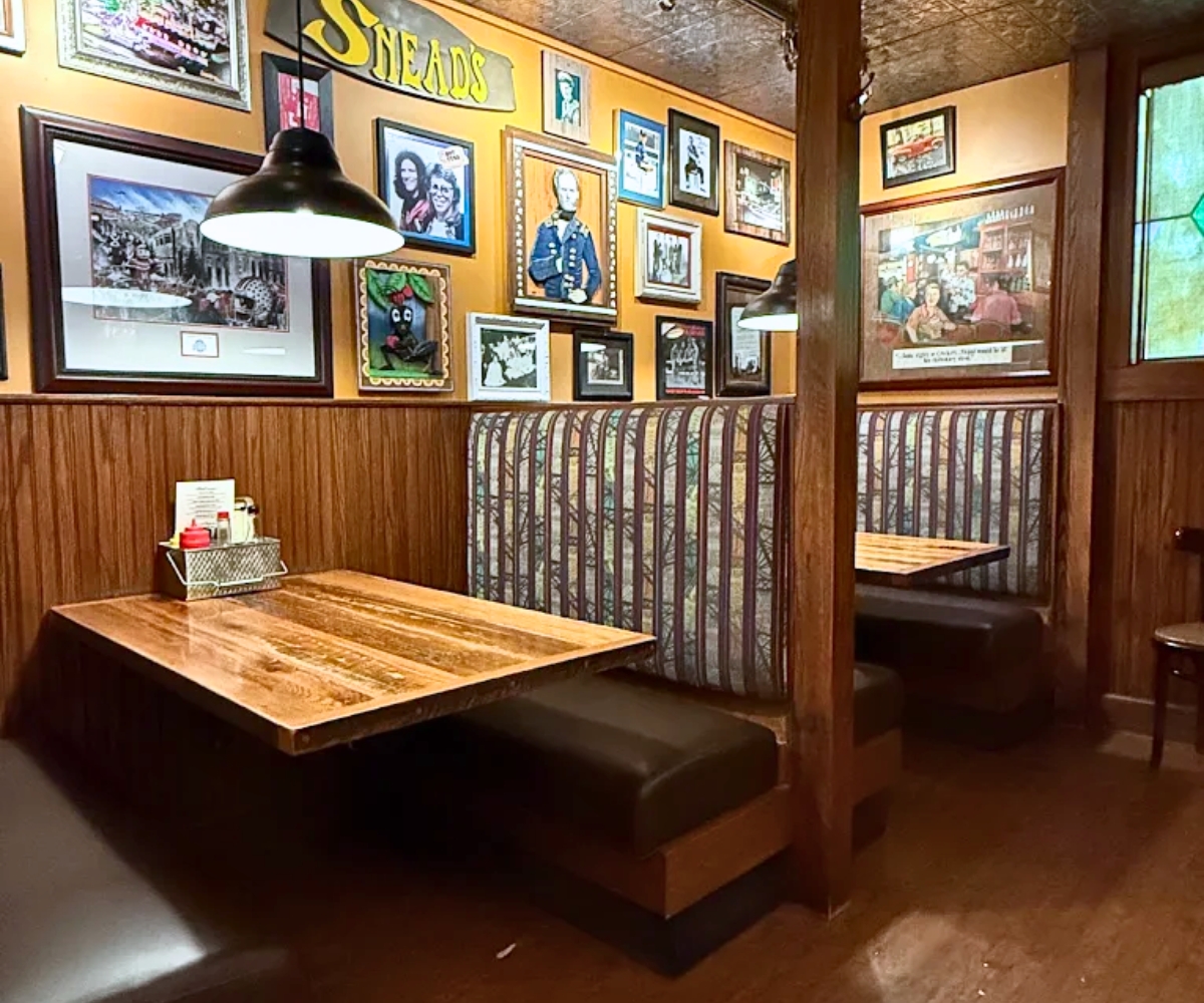 interior of Cherry Street Pub in Lancaster, OH