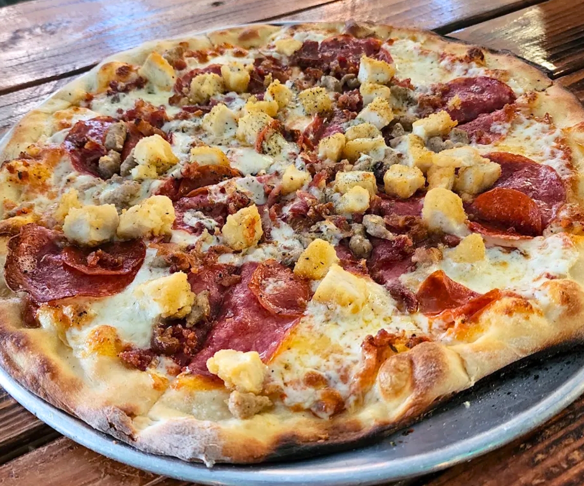 The Master Pig at Antic Pizza in Hilo, Hawaii