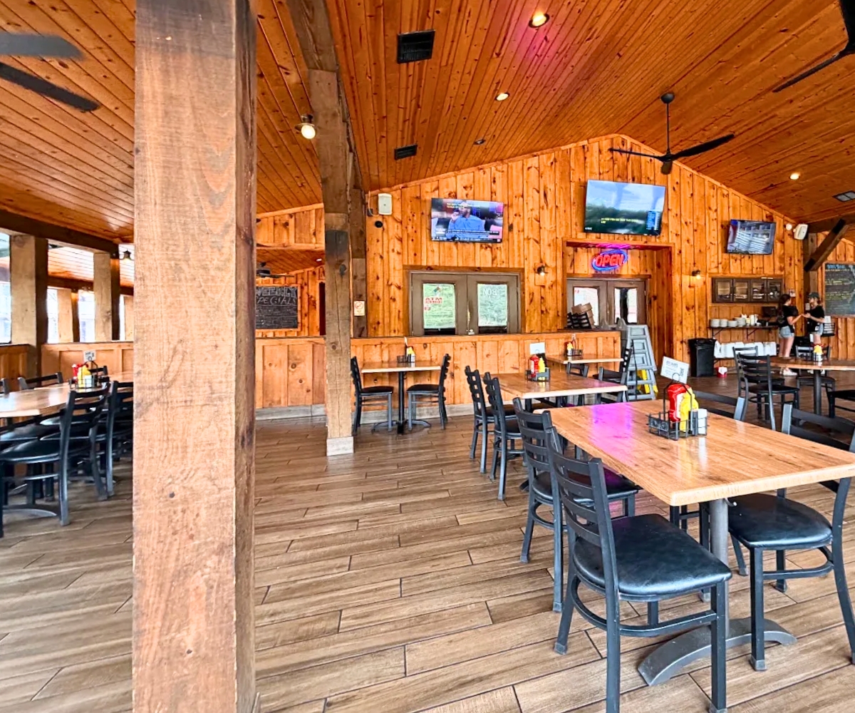 interior of Bigg Daddys in Helen, GA