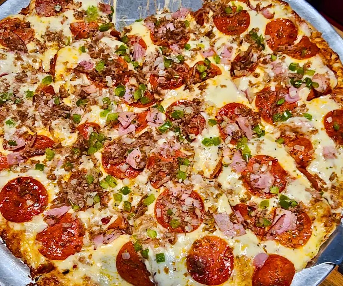 pizza at Impellizzeri's in Elizabethtown, Kentucky