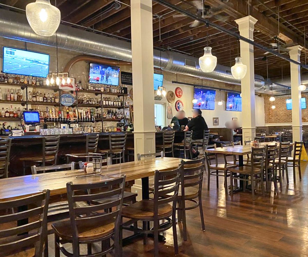 interior of Impellizzeri's in Elizabethtown, Kentucky