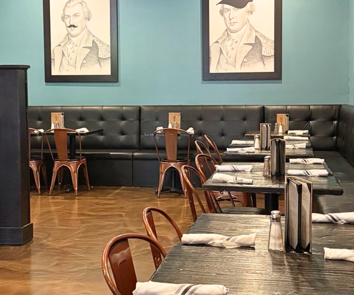 interior of Black Oak Kitchen & Drinks in Coventry, Rhode Island
