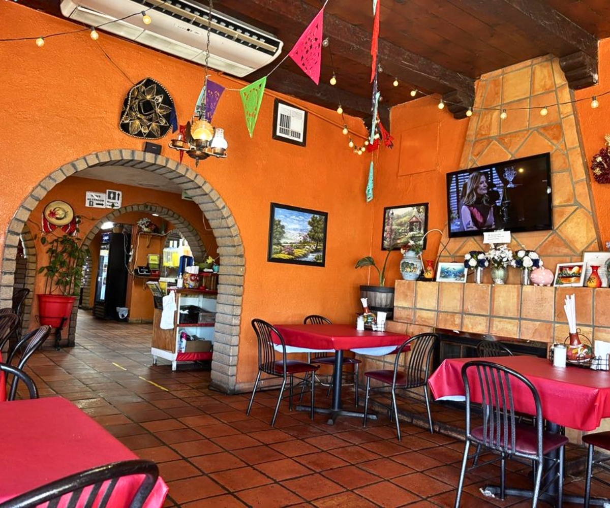 interior of Rizo's Restaurant in Alamogordo, New Mexico