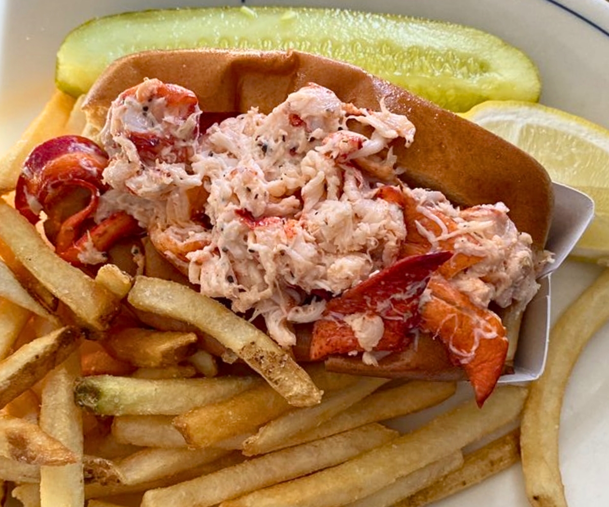 Lobster Roll at Robert's Maine Grill in Kittery, Maine