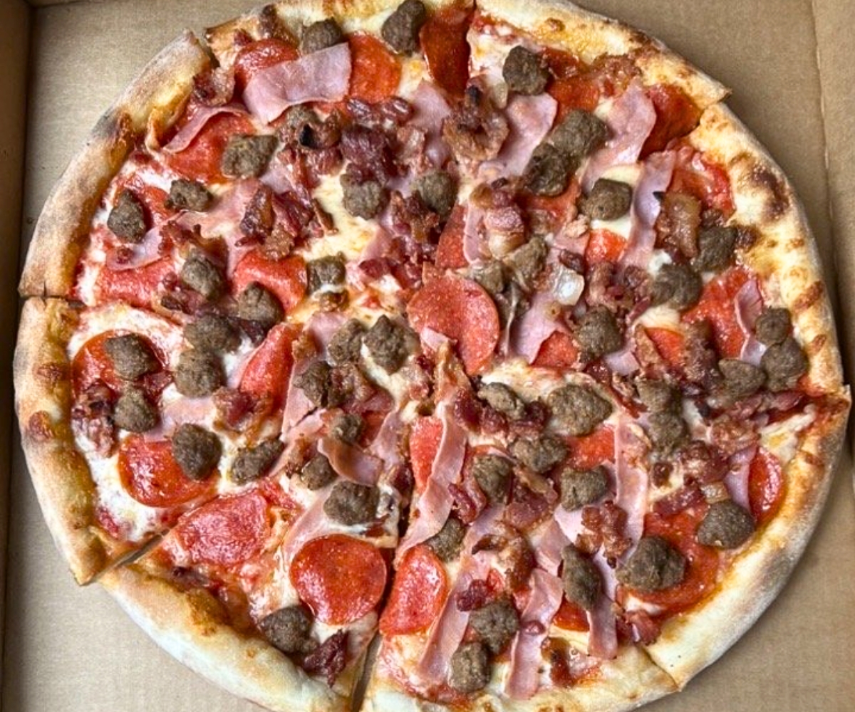 meat lover at Mamma Lena Trattoria Napoletana in Germantown, MD