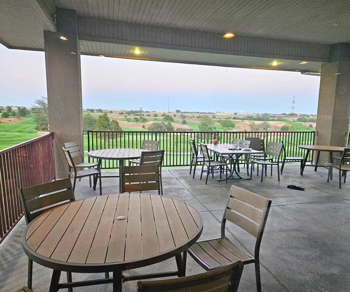 patio dining at Prime On The Nine in Dodge City, KS