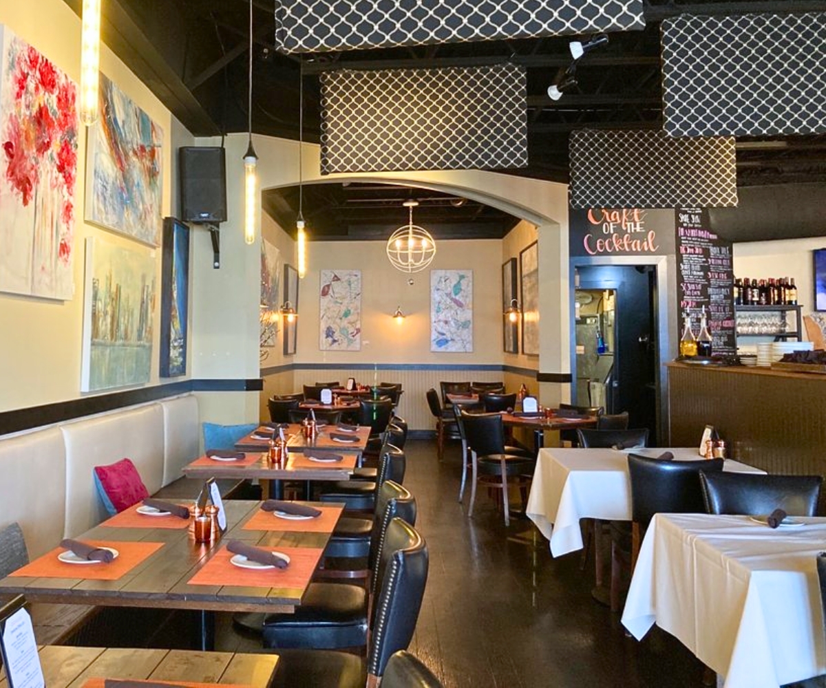 interior of Artisan 179 in Pewaukee, WI
