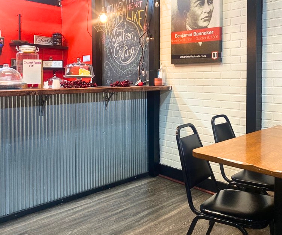 interior of Shugs Comfort Food in Bellevue, NE