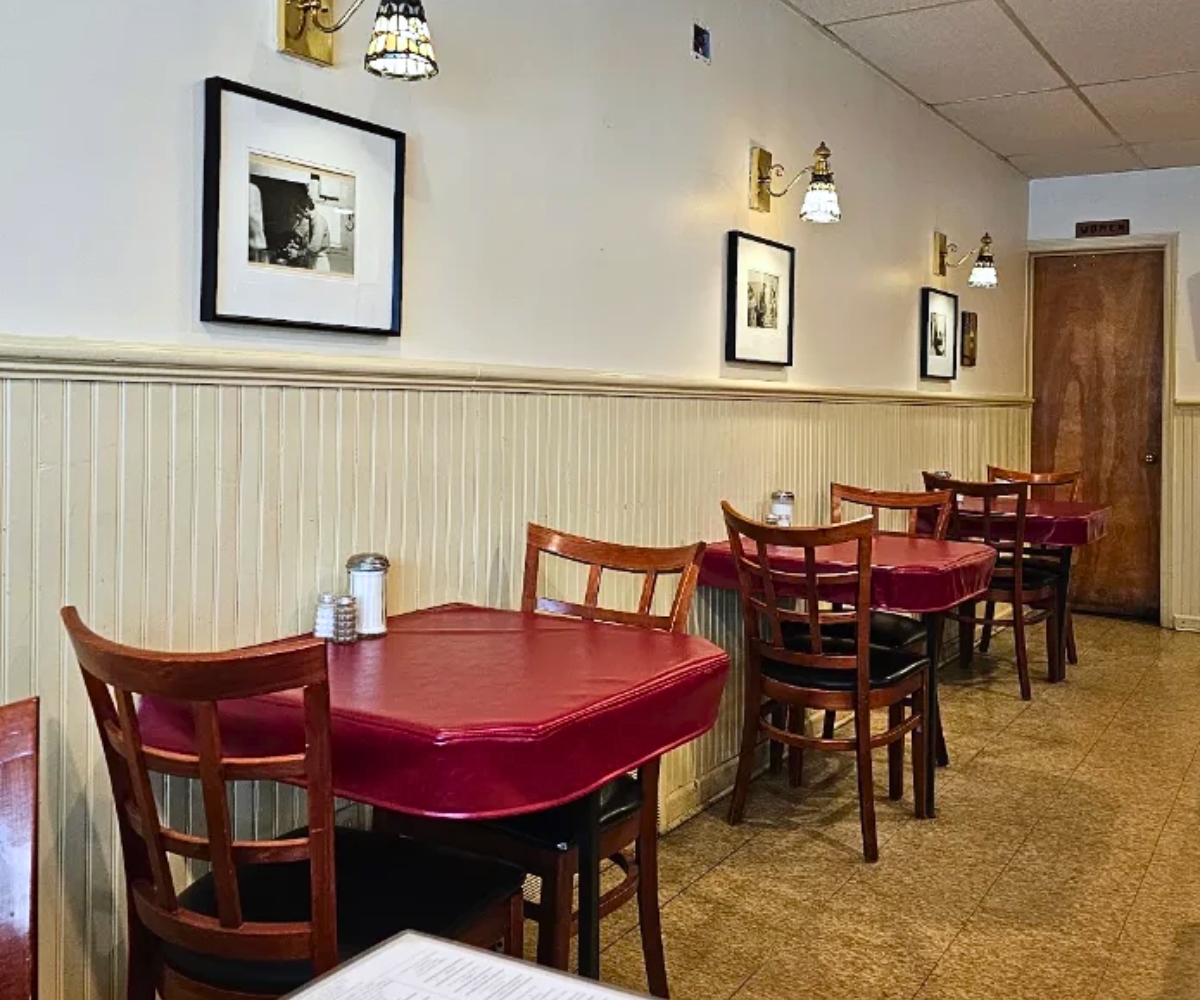 interior of Marketside Restaurant in Niagara Falls, New York