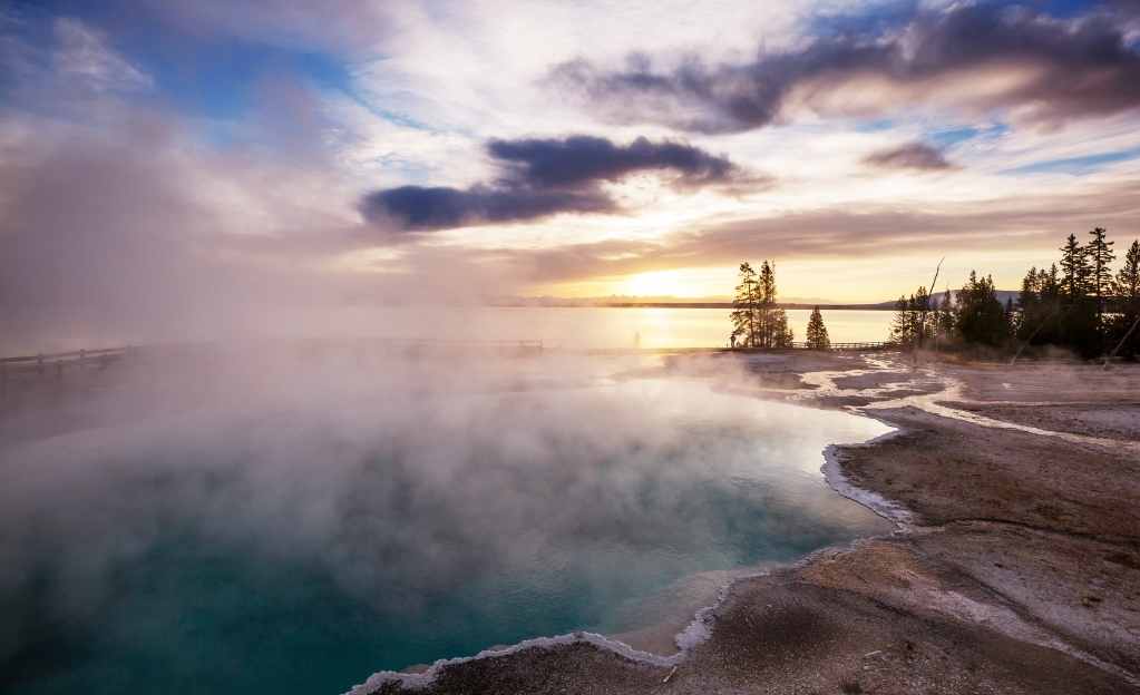 Yellowstone National Park Wyoming, fun things to do this weekend in Jackson Hole