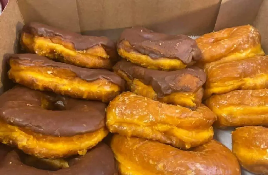 Round Rock Donuts, glazed donut, best donuts in round rock tx