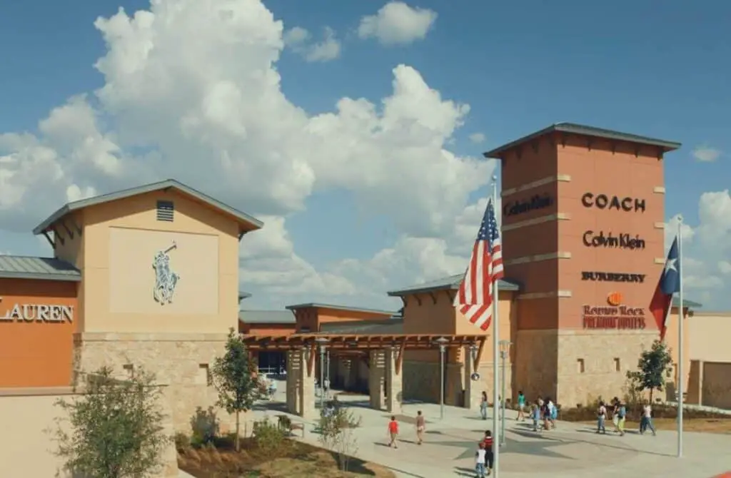 Round Rock Premium Outlet Mall, fun things to do in round rock texas