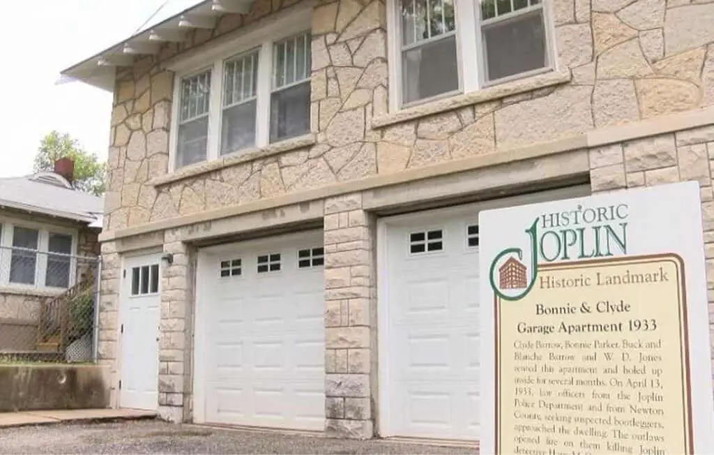 Bonnie and Clyde Apartment