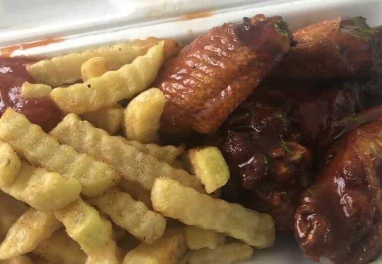 10 of the Best Wings in Nashville, Tennessee (With Photos)