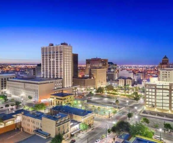 skyline of El Paso Texas at dusk