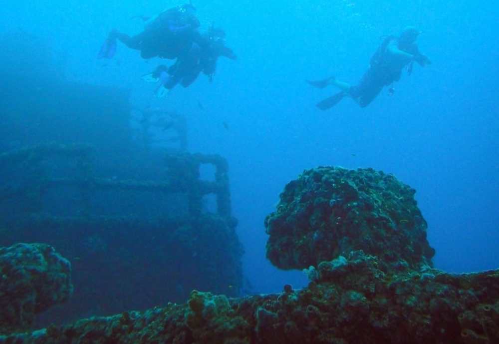 USCG Duane visited by divers