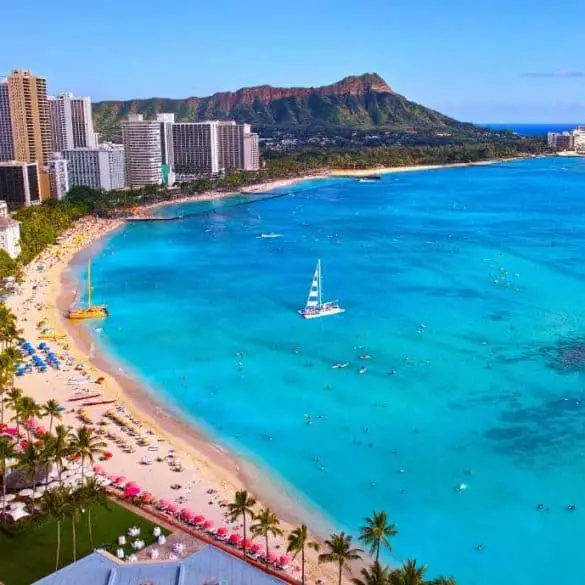 Beautiful beach, one of the top fun things to do in Hawaii