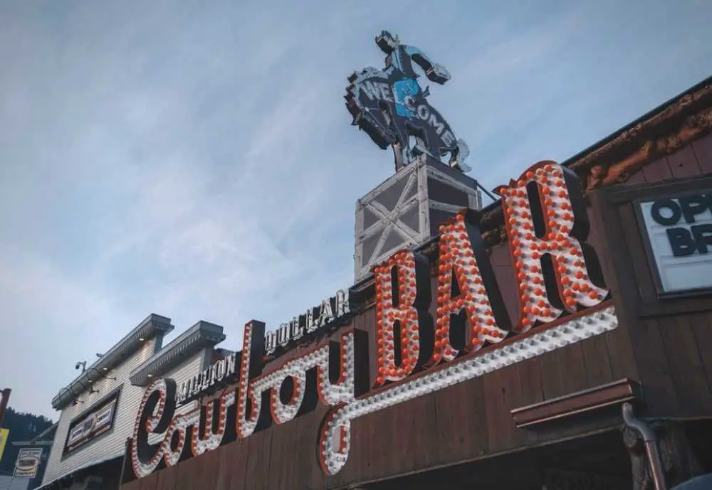 Million Dollar Cowboy Bar, cool things to do on the weekend in Jackson Hole WY