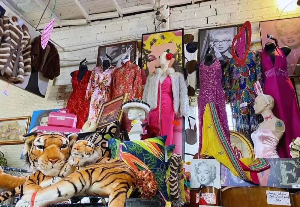 Lula B's, cool thrift stores in Dallas texas
