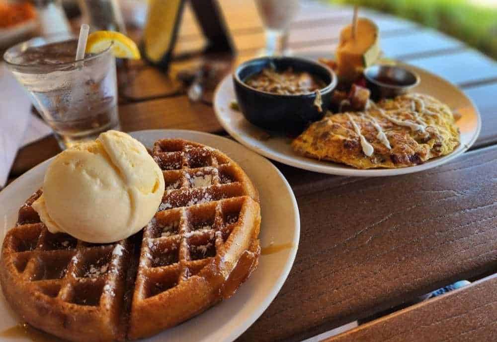 Breakfast Club, best places for breakfast in Scottsdale, AZ