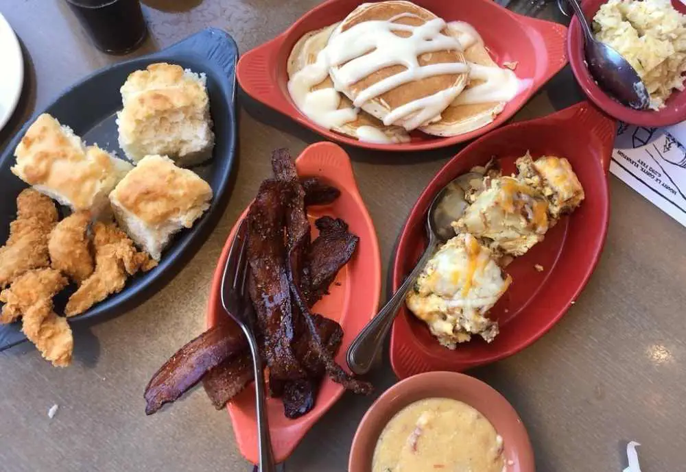 Paula Deen’s Family Kitchen, best breakfast restaurants in pigeon forge tennessee