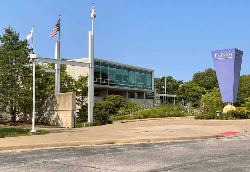 The Putnam Museum & Science Center, fun things to do in iowa with family